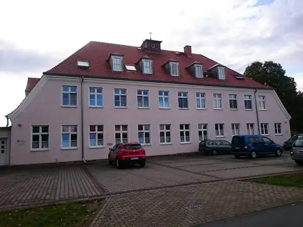 Clara-Zetkin-Siedlung - Schule